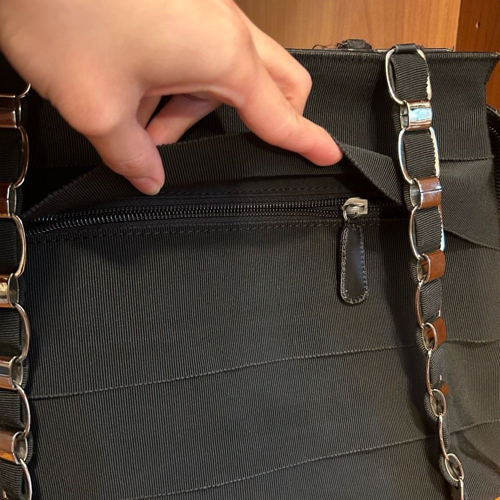 Salvatore Ferragamo Silver Chain Tote Bag Black - Picture 3 of 14